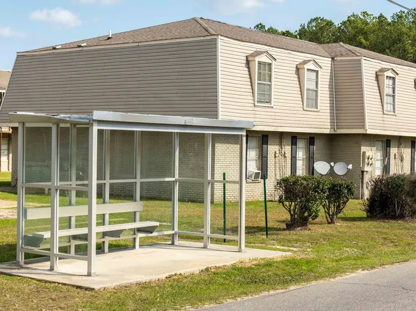 Royal Oaks Apartment Homes