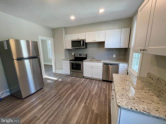 4th image of 10 Clifton Ave #B
