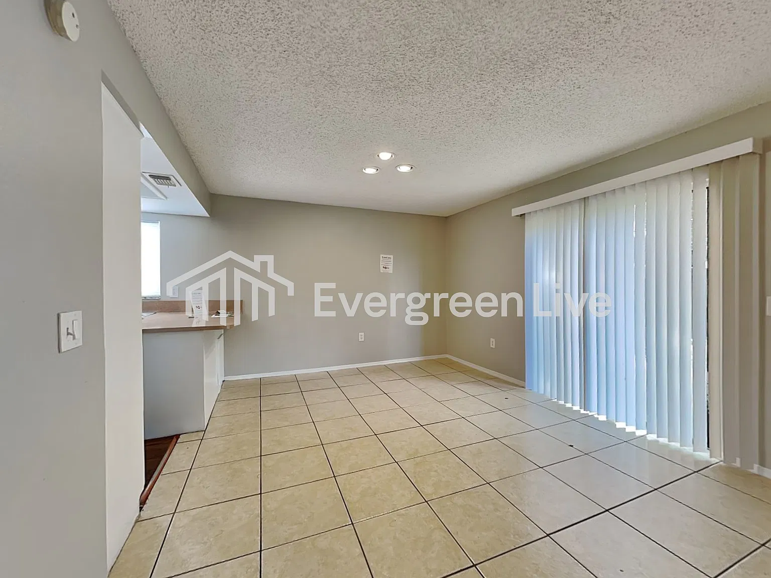 3 bed, 2.5 bath, 1320 sqft, $1,795 — Photo 4