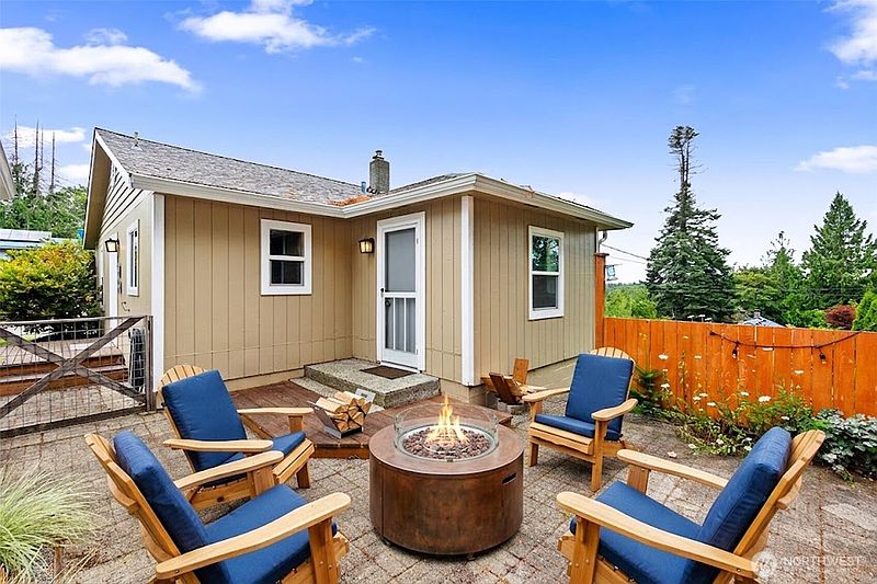 3rd image of 504 G Street SW