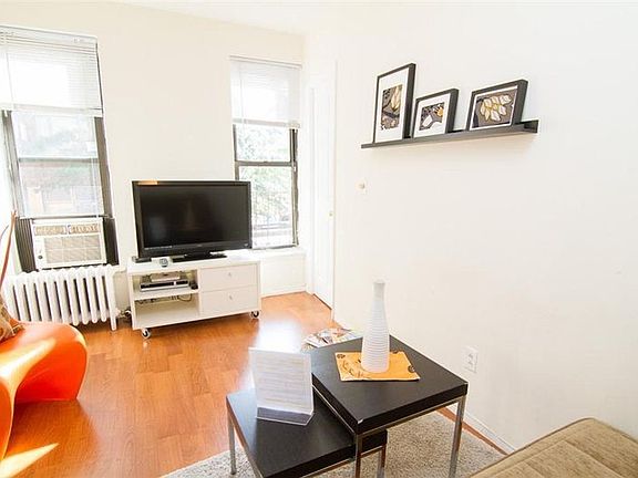 2nd image of 401 New York Ave