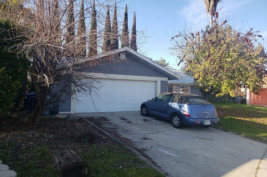 2nd image of 6555 N Fine Ave