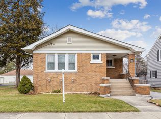 556 E 12th St, Lockport, IL 60441