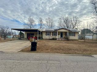 400 S Main St, McLoud, OK 74851
