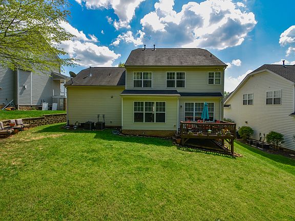5th image of 7485 Woodcrest Dr
