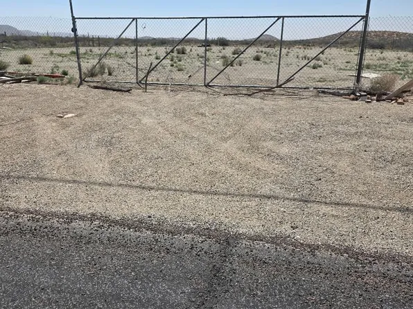 16630 Montana Ave, Clint, TX 79836