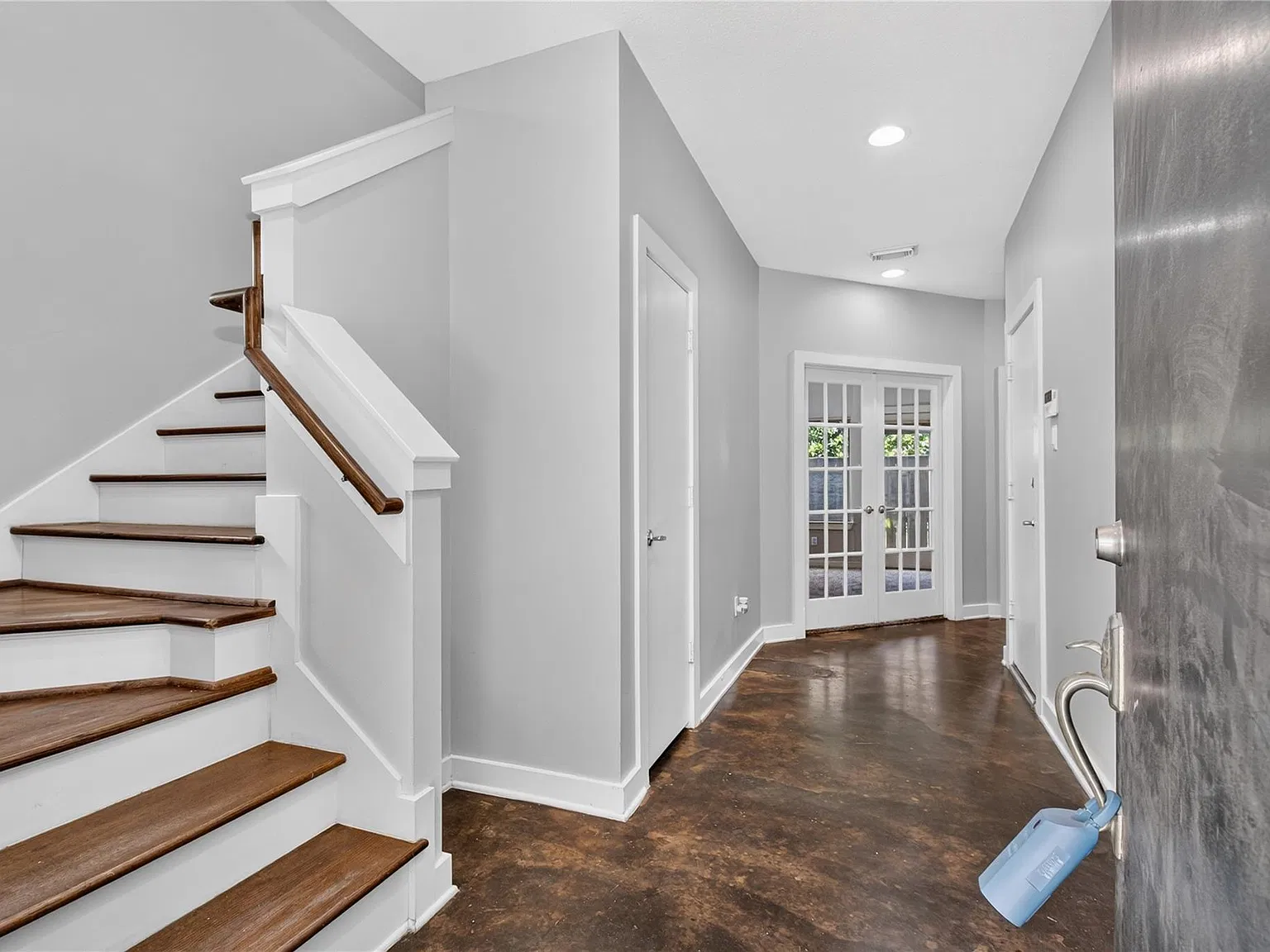 3 bed, 2.5 bath, 1812 sqft, $2,700 — Photo 3