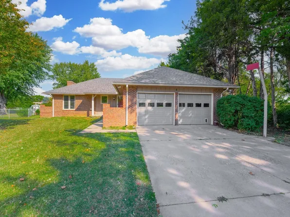5 Breeze Ct, Valley Center, KS 67147