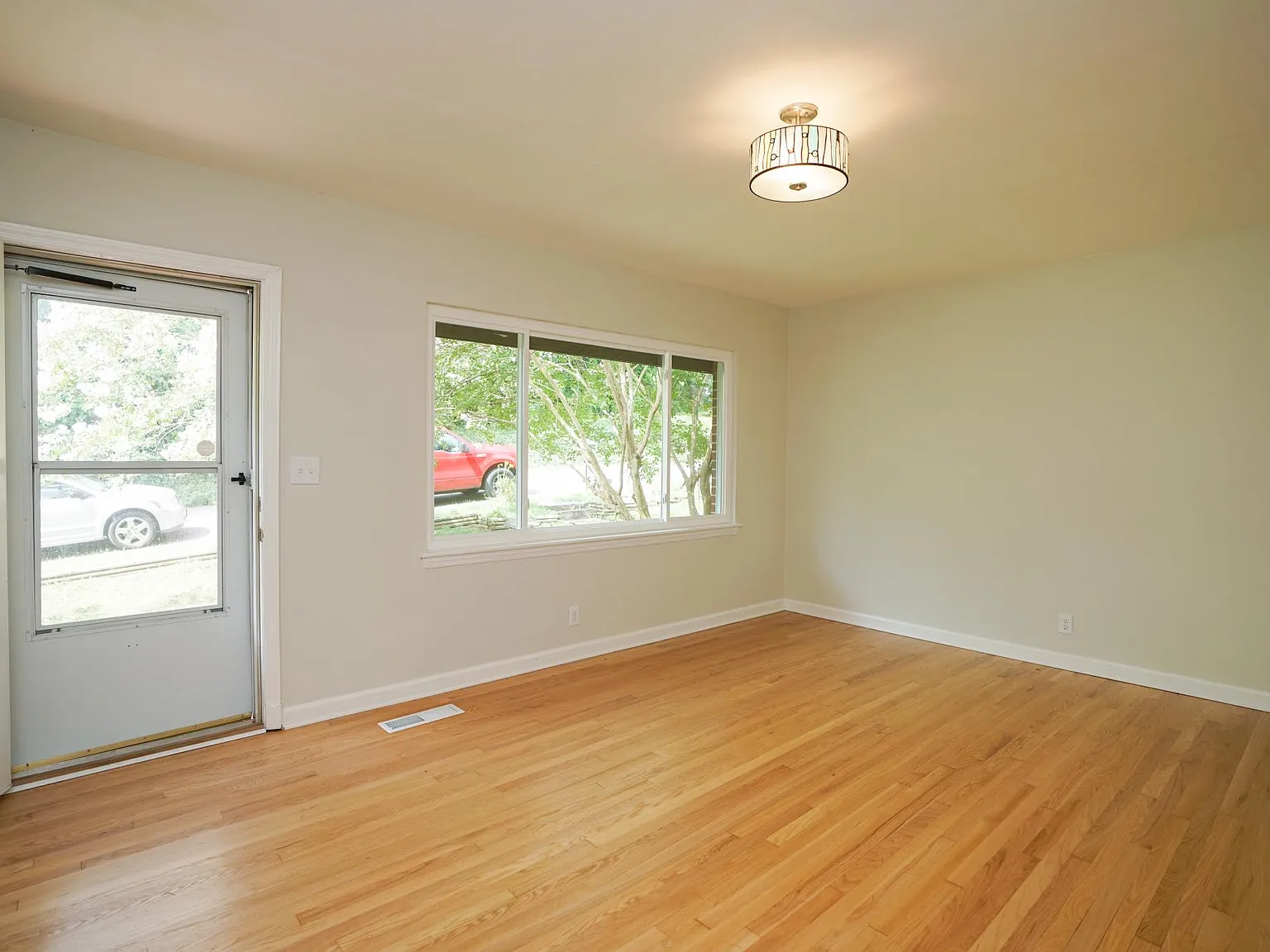 3507 Dell Trl — Photo 3