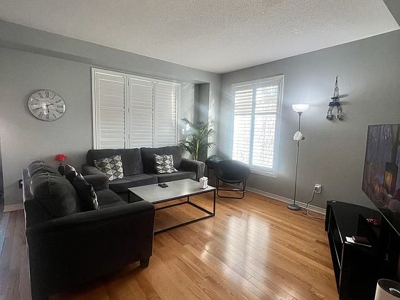 3rd image of 4 Raintree Dr