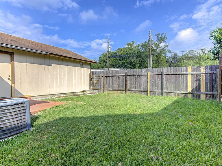 8108 W Gate Blvd — Photo 19