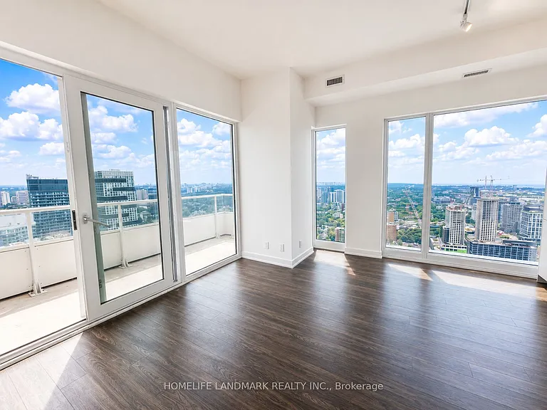 88 Queen St E #5202 — Photo 2