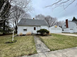 625 N 12th St, Rochelle, IL 61068