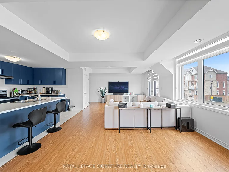 429 Dougall Ave — Photo 12