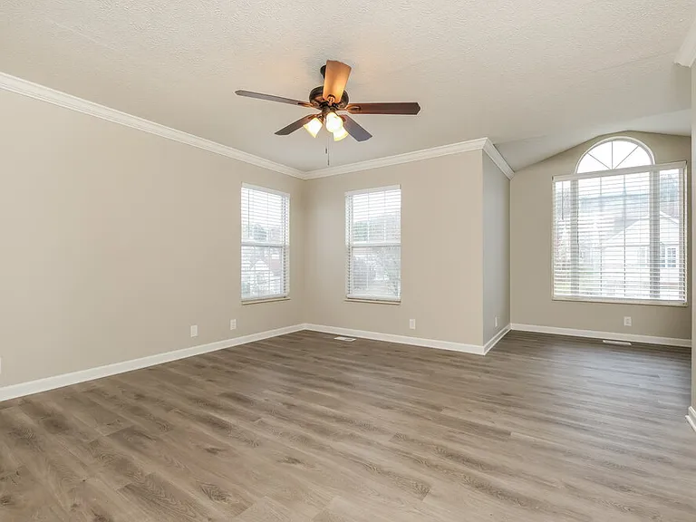3102 Creekview Ln — Photo 9