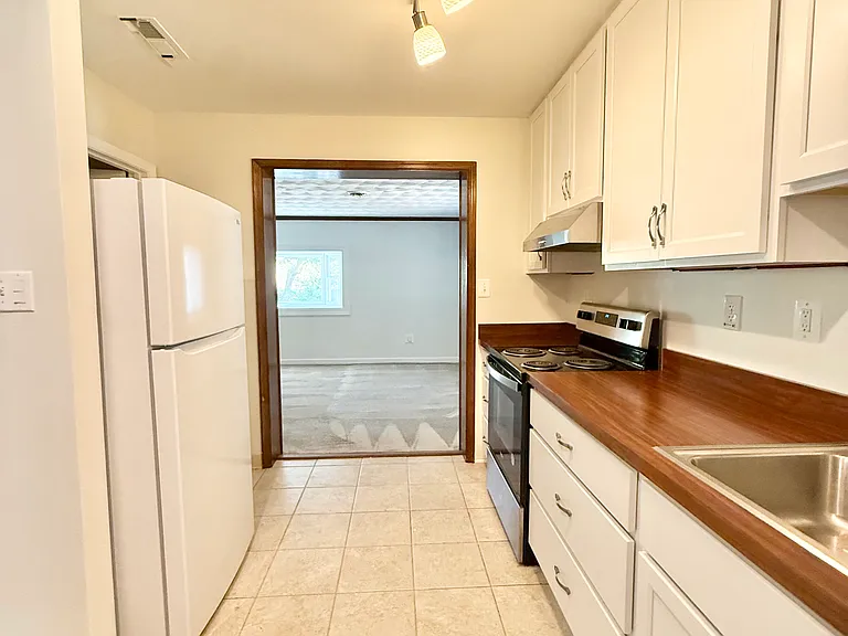 6219 Yellowstone Dr — Photo 5