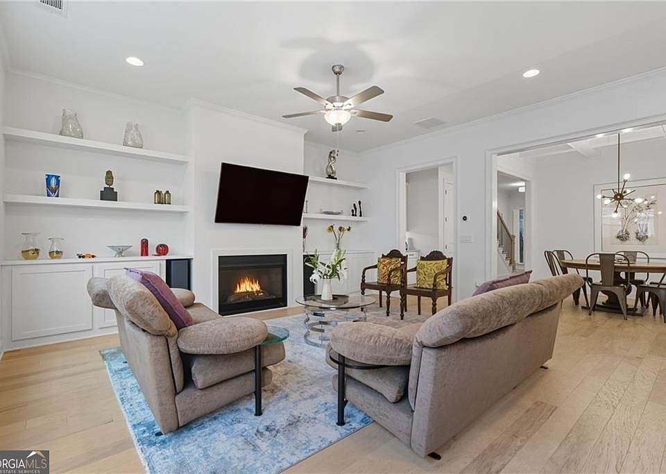 1st image of 3226 Artessa Ln NE