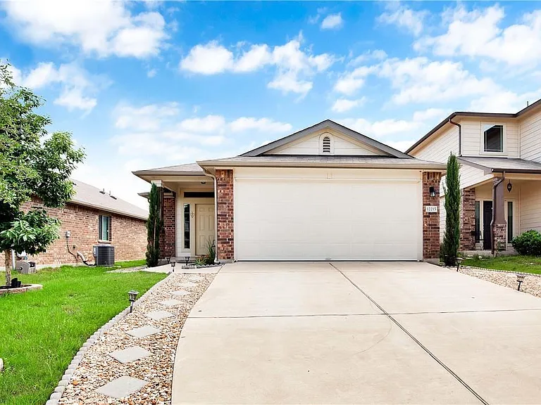 12215 Timber Arch Ln — Photo 2