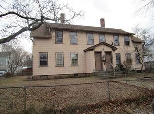 9 8th St, Plainfield, CT 06374