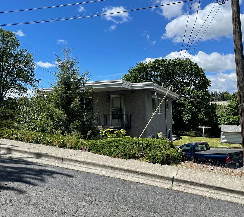 2nd image of 447 SE Jordan Rd