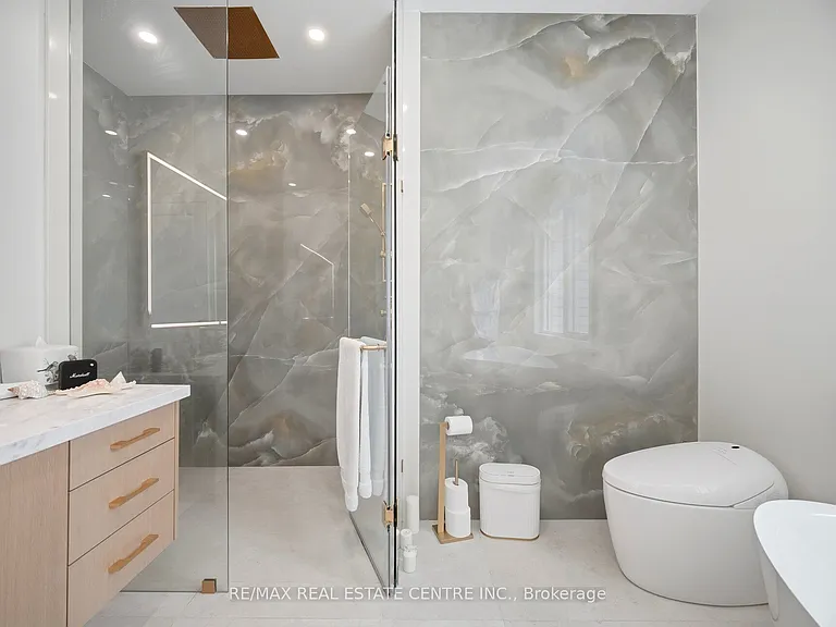 2450 Rebecca St — Photo 21