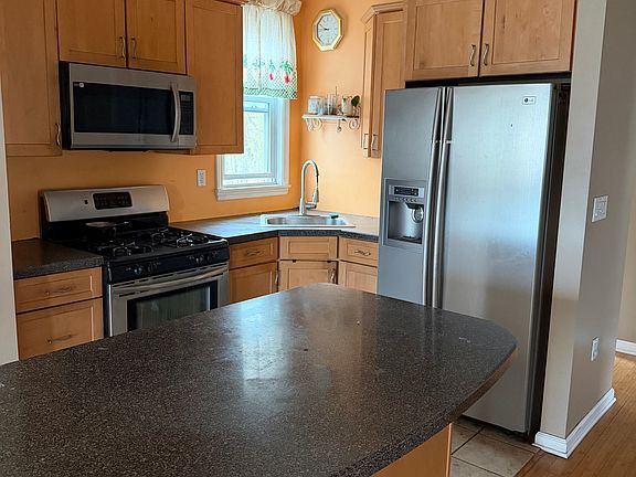 4th image of 168 Division Ave Floor 2