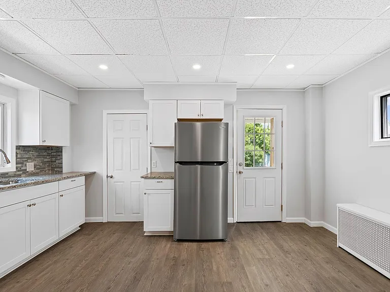 509 Miller St — Photo 12