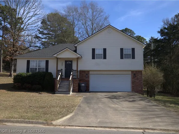405 Preston Dr, Russellville, AR 72802