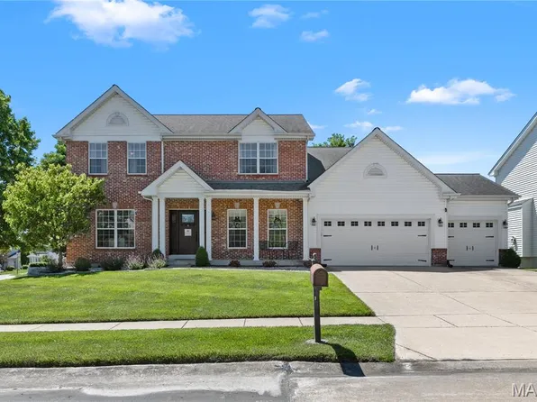 2 Macleod Ct, Dardenne Prairie, MO 63368