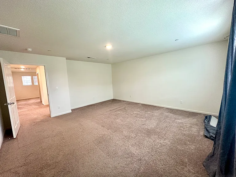 301 Welton Ct — Photo 13