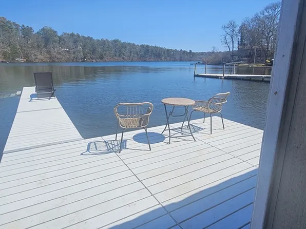 21 Hillside Rd, Plymouth, MA 02360