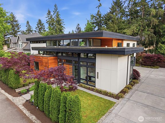 3rd image of 16323 NE 44th Court