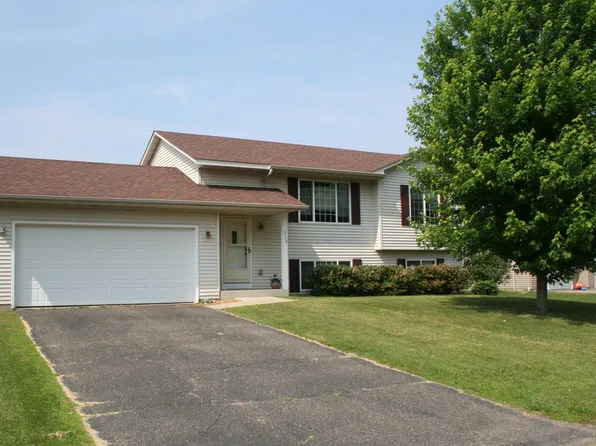 215 6th St, Green Isle, MN 55338