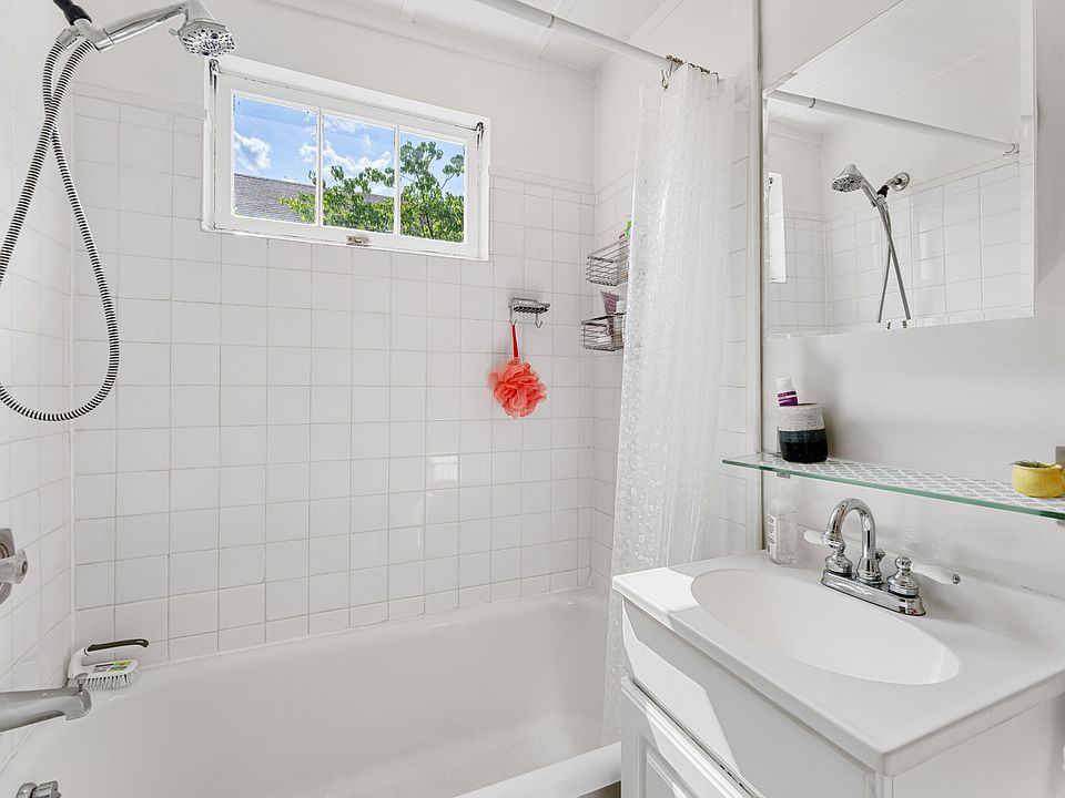 1st image of 513 E Custis Ave APT 2