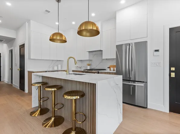 437 Frankfort St #1, Boston, MA 02128