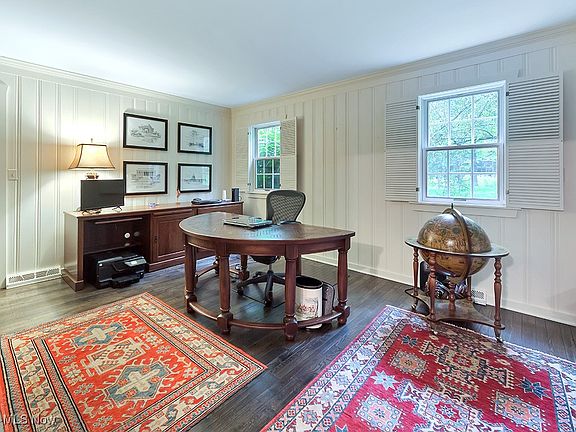 5th image of 121 Manor Brook Dr