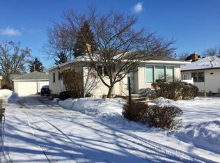 127 Canterbury St SW, Wyoming, MI 49548