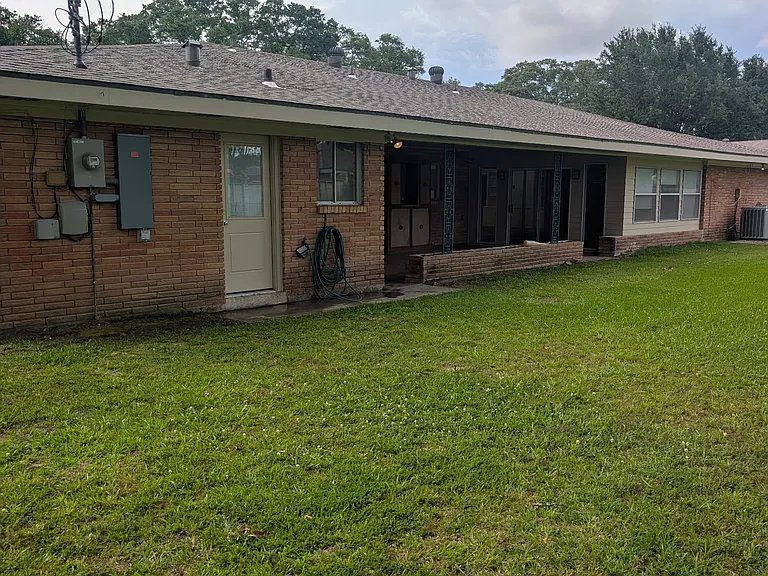 223 Stephanie Ave — Photo 38