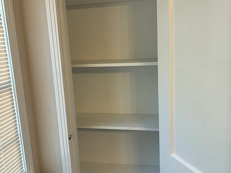 121 Moore St — Photo 4