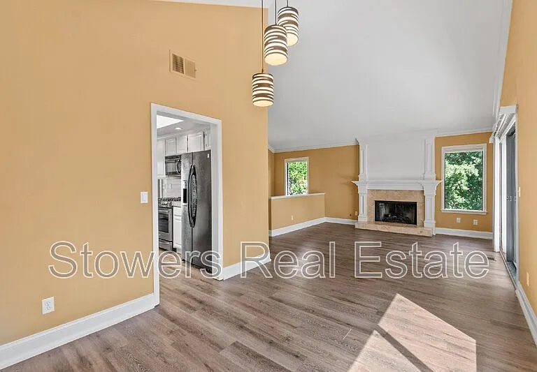 1825 N Forest Hill Pl — Photo 7
