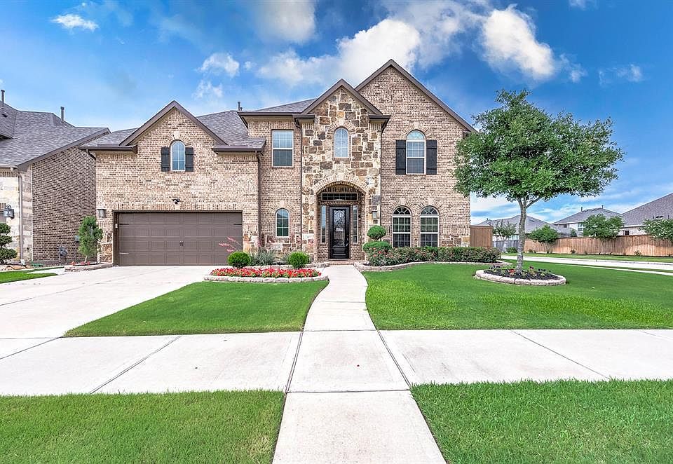 Welcome home to 23626 Starling Grove Lane!