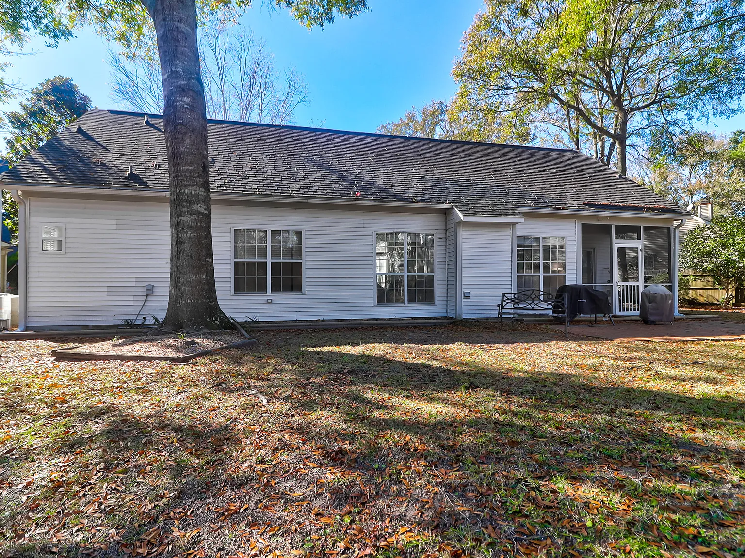 3 bed, 2.0 bath, 1625 sqft, $5,500 — Photo 2