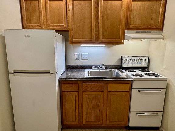 3rd image of 316 E College St APT 8