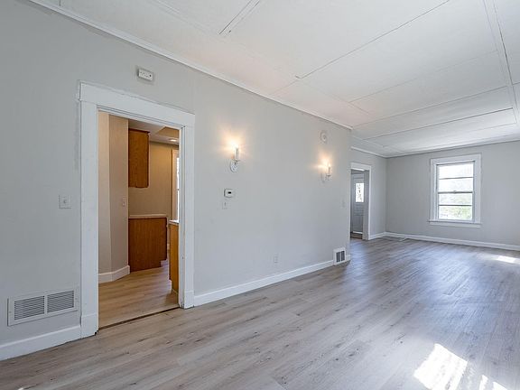 2nd image of 314 Broadway St