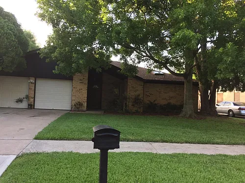 15915 Echo Hill Dr Photo 1