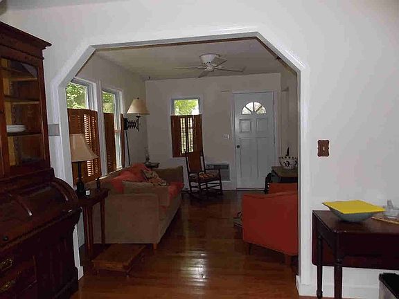 4th image of 36 Cottage Ln
