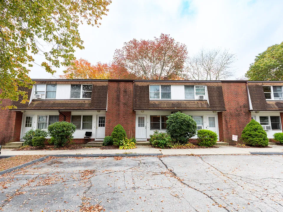 33 Russell St #4