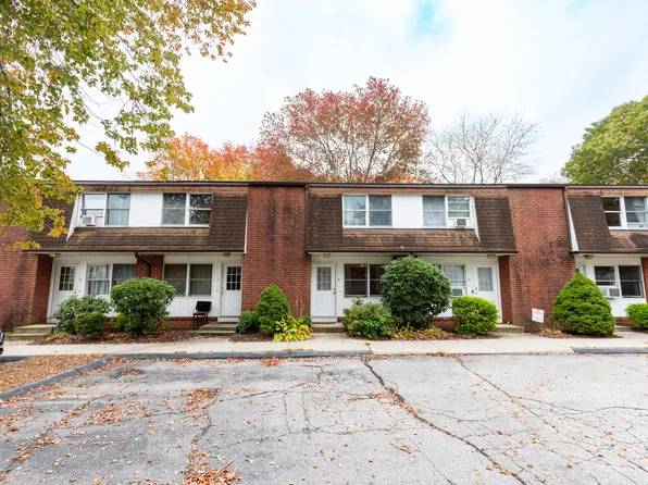 33 Russell St APT 4, Griswold, CT 06351