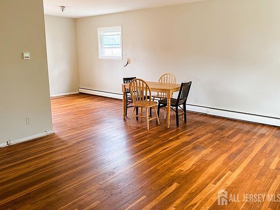 2nd image of 8 Finley Rd