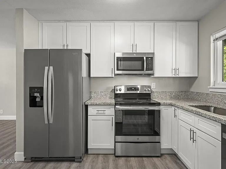 1227 Gordon Ave #A — Photo 12